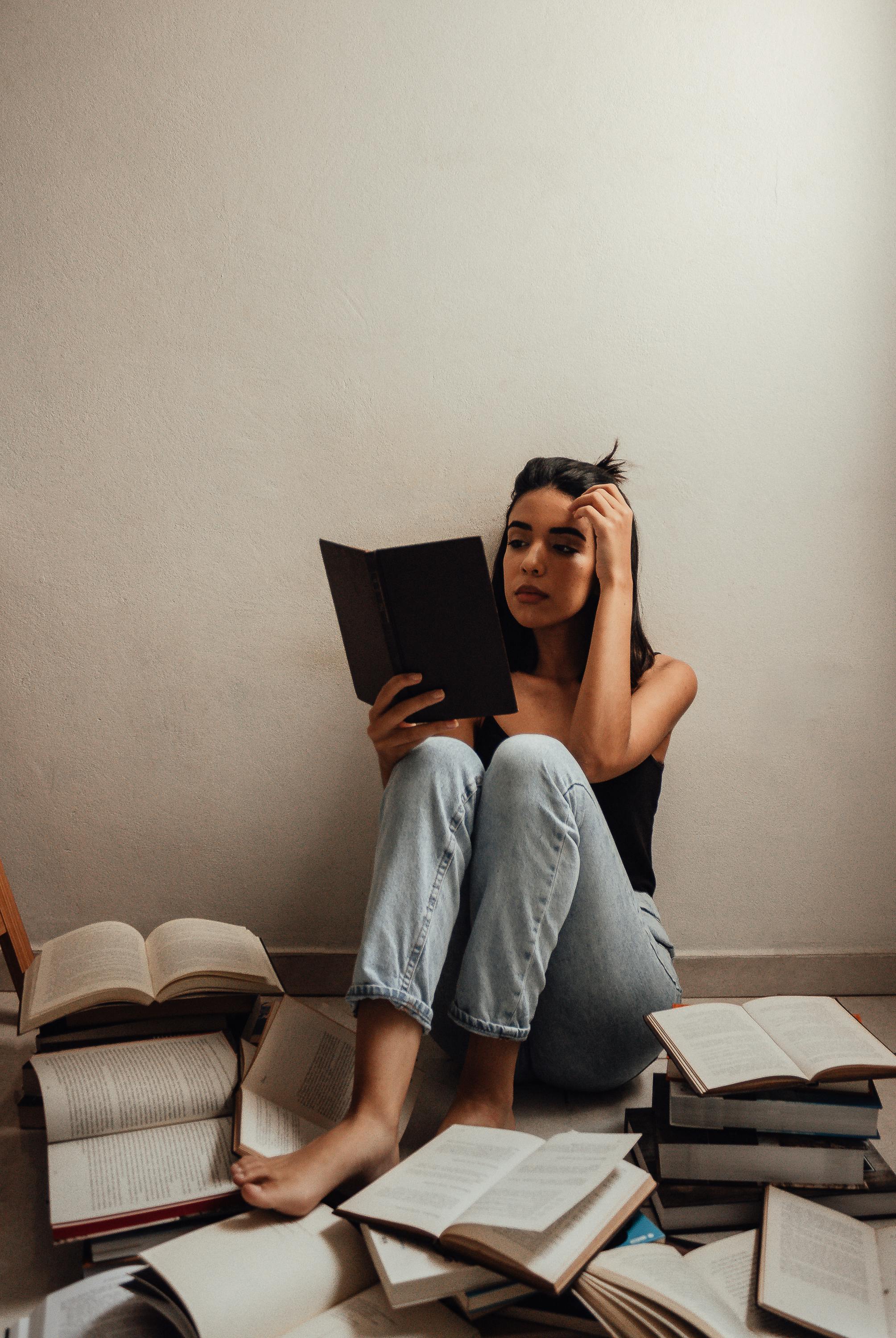 Person beim Lesen